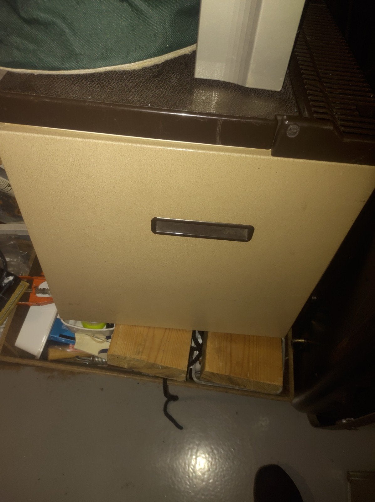 Koelkast koelen via 220v 12v of gas, Caravans en Kamperen, Kampeeraccessoires, Ophalen, Gebruikt