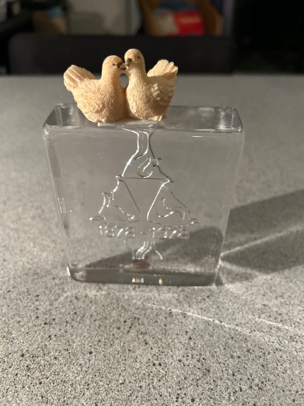 Glazen blok met duifjes - 13x9 cm, Huis en Inrichting, Meerkleurig, Ophalen of Verzenden, Glas, Klassiek