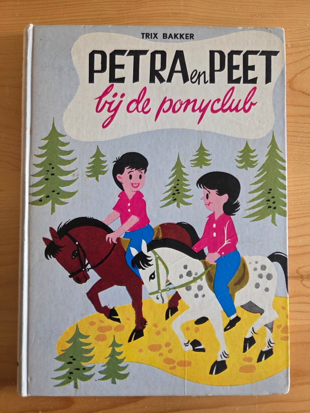 trix bakker petra en peet bij de ponyclub, Ophalen of Verzenden, Gelezen