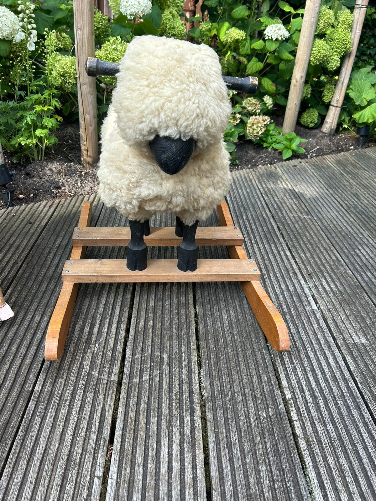 Schommel schaap met echte wol voor kinje van 2 tm 7 jaar, Ophalen, Gebruikt