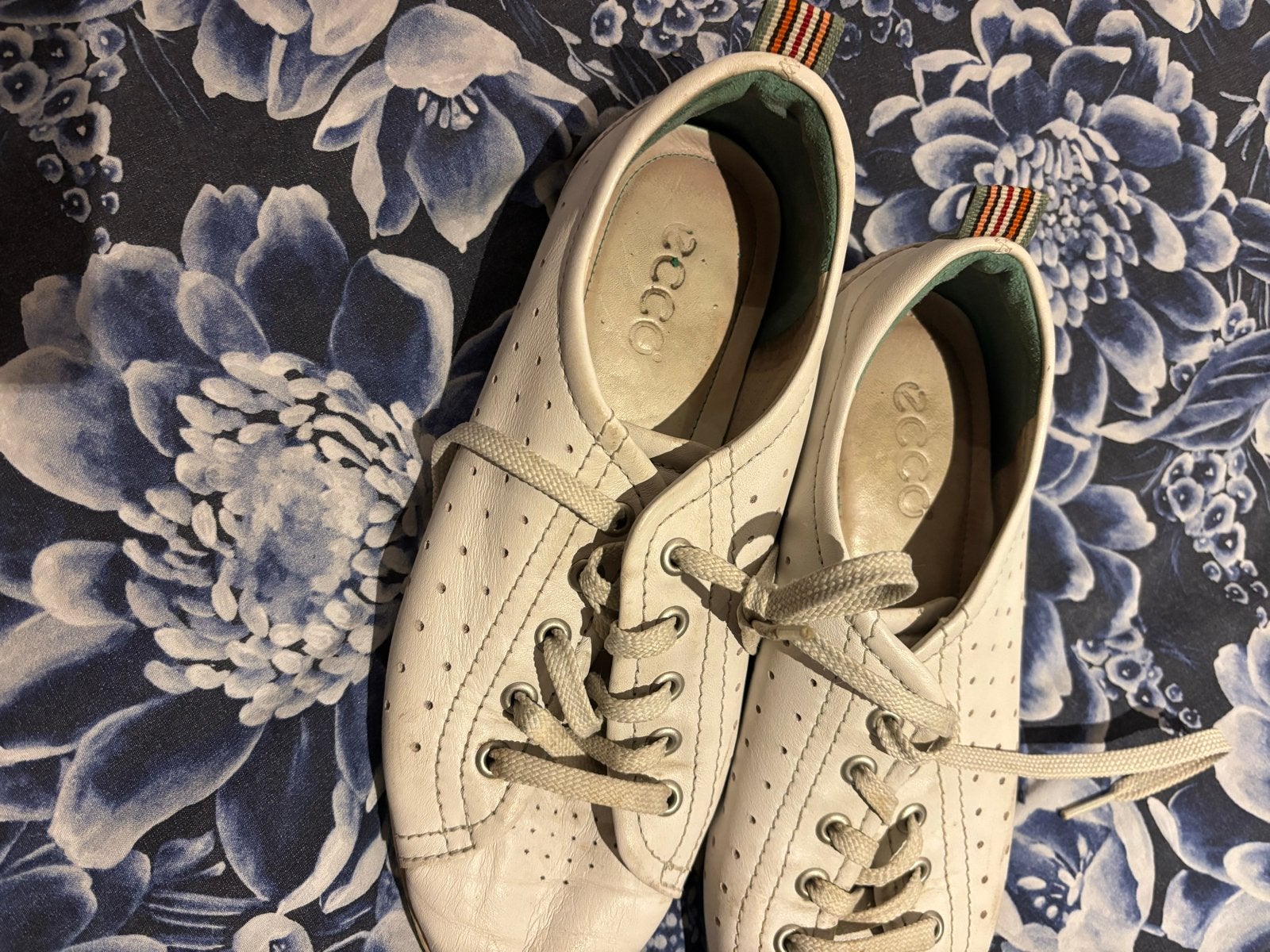 Ecco sneakers maat 39 - Comfortabele witte schoenen, Ophalen of Verzenden, Gedragen, Wit, Sneakers of Gympen