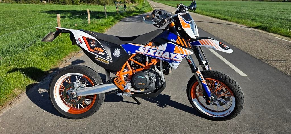 KTM SMC R 690 Akrapovič Sixdays Supermotard, Motoren, Sportuitlaat, Motorrijbewijs A, Gebruikt, Particulier