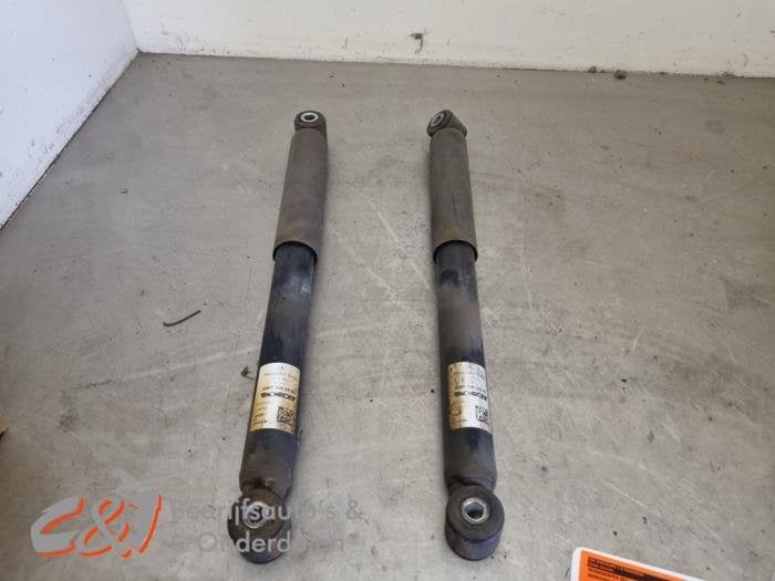 Schokdemper set van een Mercedes Sprinter, Gebruikt, -, Ophalen of Verzenden, -