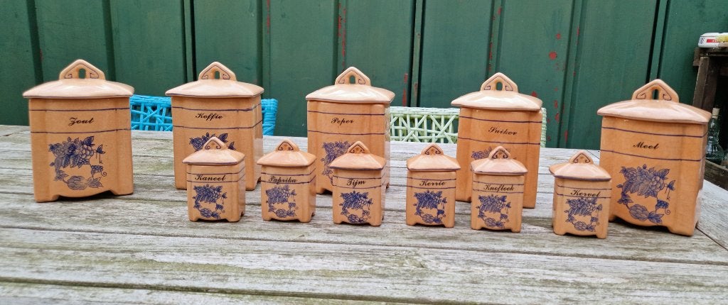 Keuken voorraadpotten aardewerk delfts handmade 11 stuks, Antiek en Kunst, Antiek | Keukenbenodigdheden, Ophalen of Verzenden