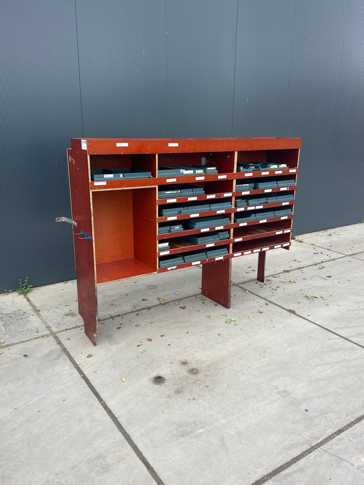 Wandstelling Bedrijfswageninrichting met vakken, Ophalen, ., ., .