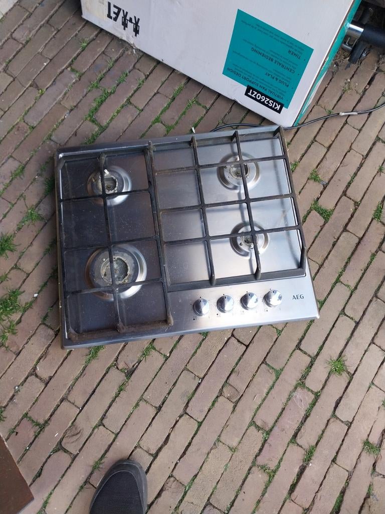 AEG gasstel met 4 pitten, Ophalen