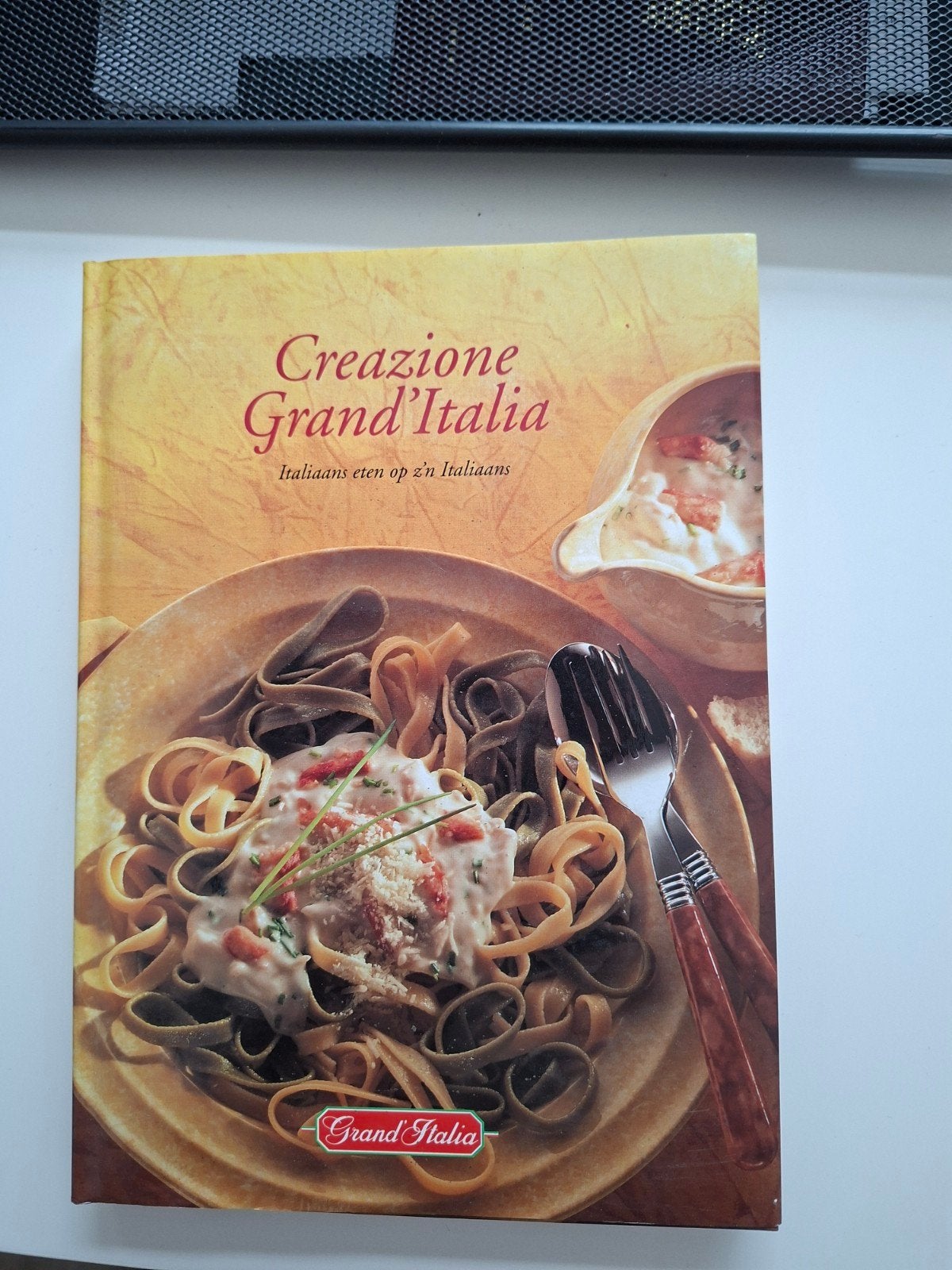 Creazione Grand'Italia: Italiaans eten op z'n Italiaans, Boeken, Ophalen of Verzenden, Zo goed als nieuw, Voorgerechten en Soepen
