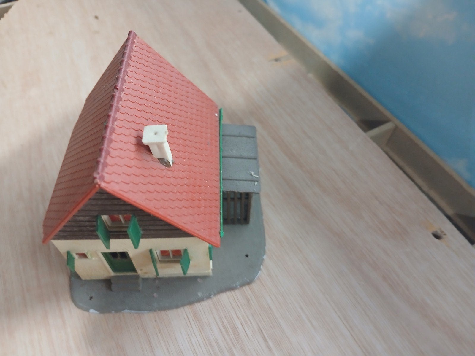 Mooi huisje voor HO spoorbaan - Gebruikt, Ophalen of Verzenden, Gebruikt, Brug, Tunnel of Gebouw