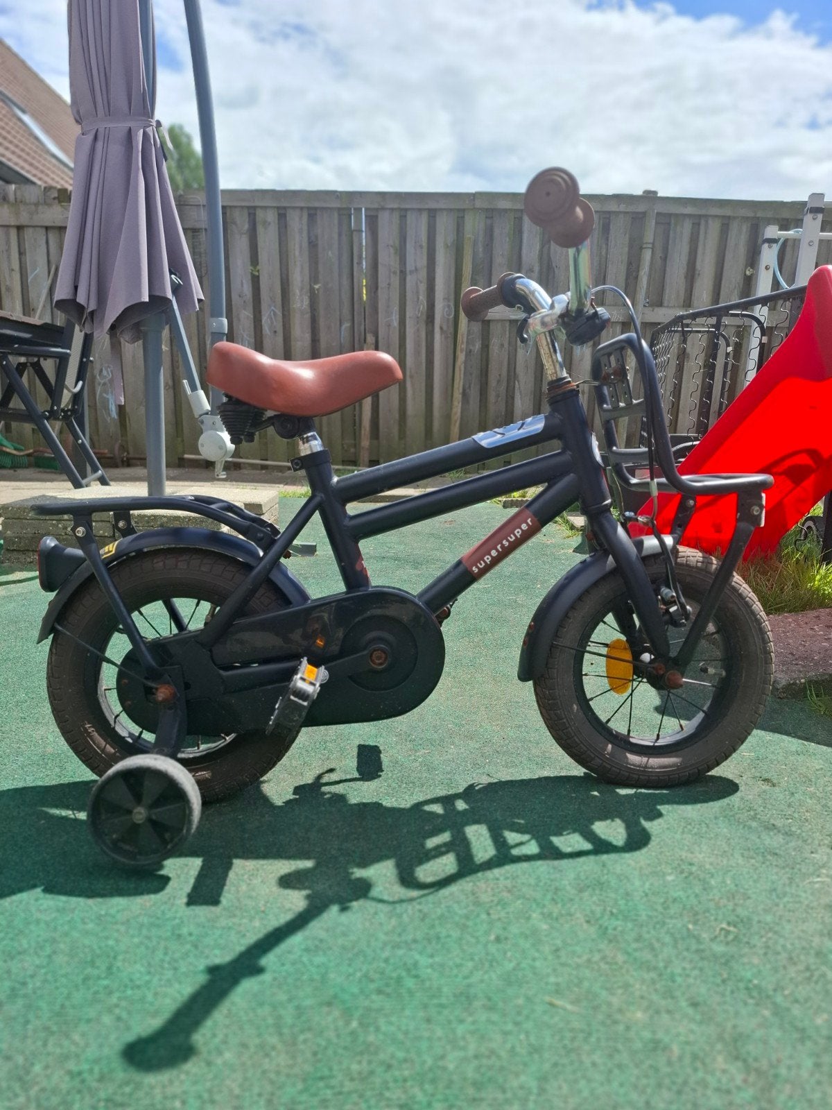 12 inch kinderfiets, Ophalen, Terugtraprem, Zijwieltjes, Gebruikt