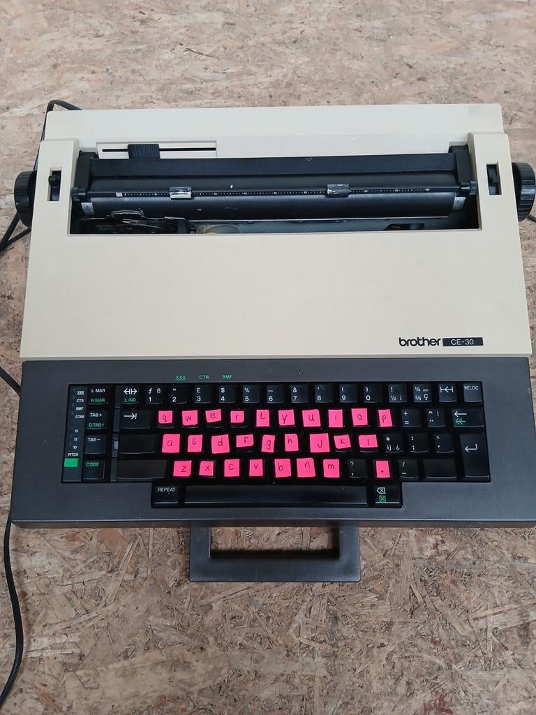 Brother electrische schrijfmachine typmachine  CE-30, Ophalen