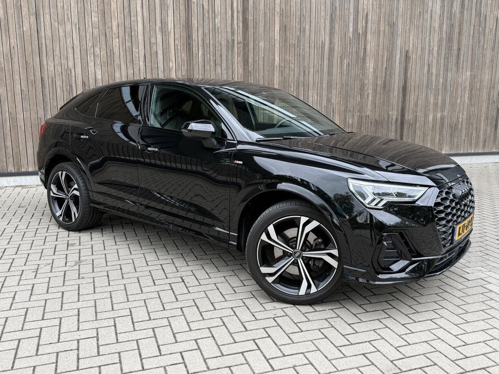 Audi Q3 Sportback 45 TFSI e S-line S-Edtion KEYLESS | ACC |, Auto's, Audi, Gebruikt, Leder en Stof, Zwart, Hybride Elektrisch/Benzine