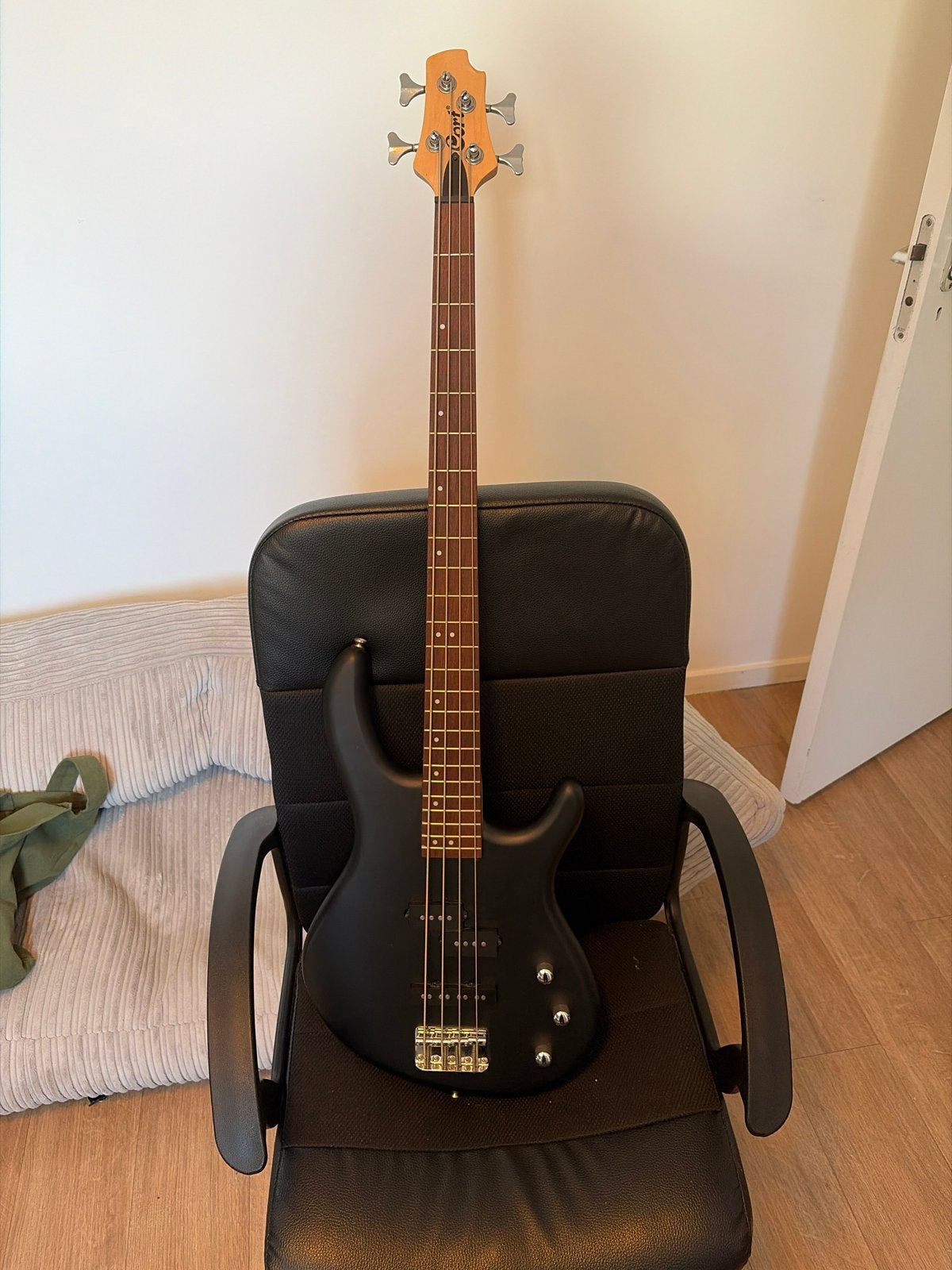 Cort Action PJ basgitaar - Zwart, Ophalen, Zo goed als nieuw, Elektrisch