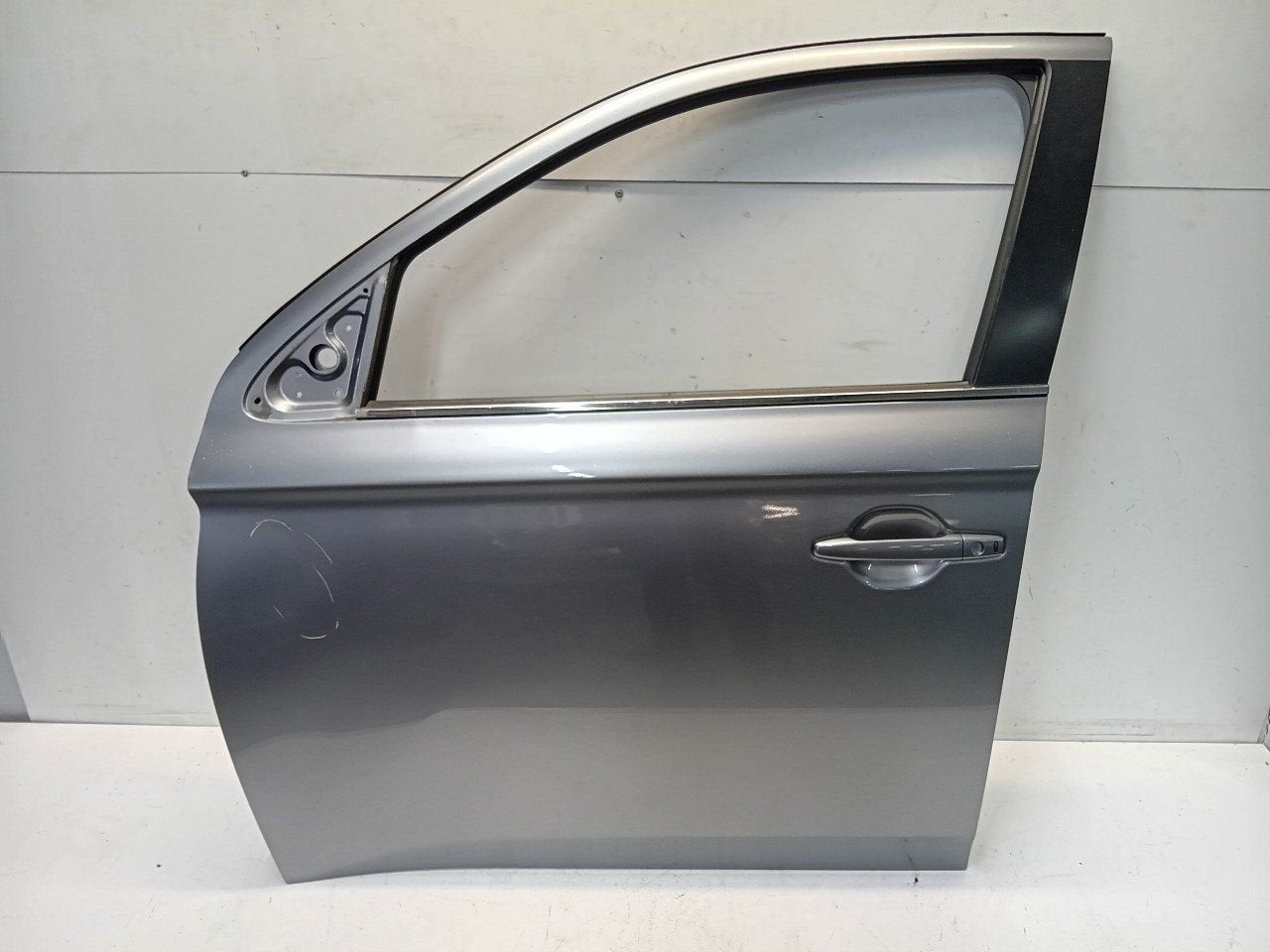 Portier links voor Mitsubishi Outlander, Auto-onderdelen, Carrosserie en Plaatwerk, Onderdelen@venauto.nl, Van der Ven Autorecycling B.V.
