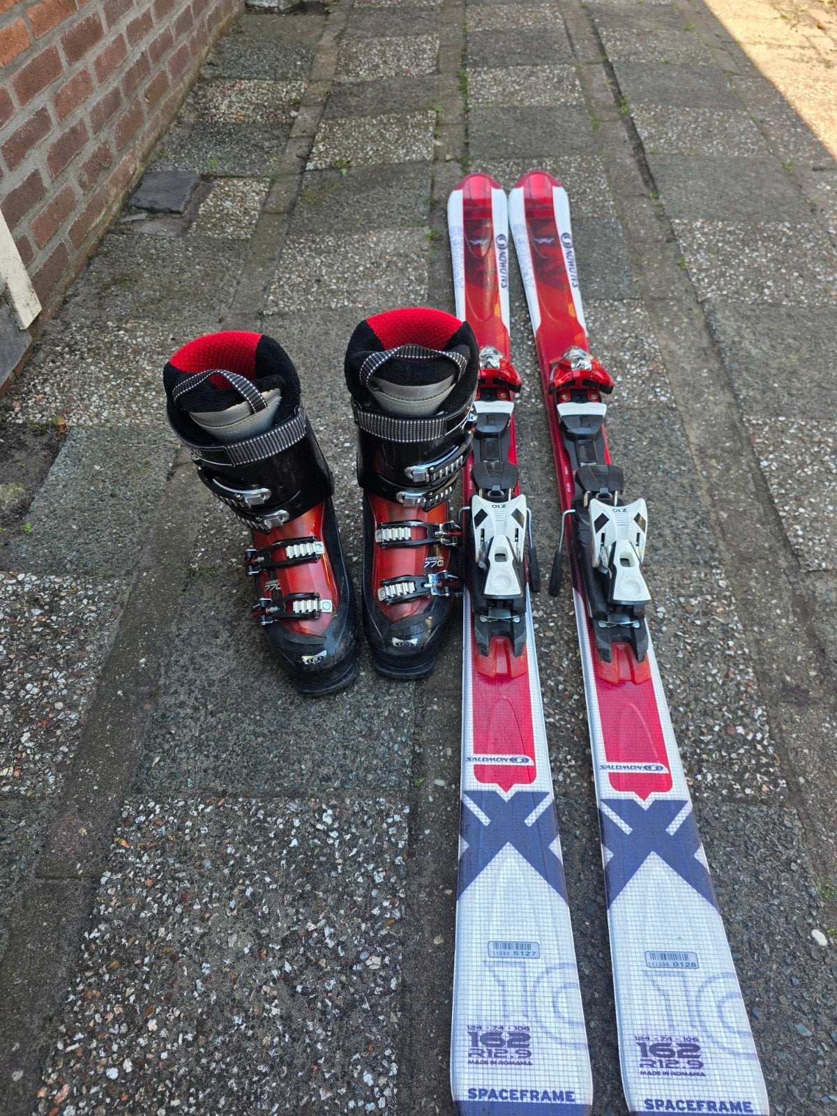 Salomon Spaceframe ski's met Alpia skischoenen en stokken, Ophalen, 160 tot 180 cm, Salomon, Zo goed als nieuw
