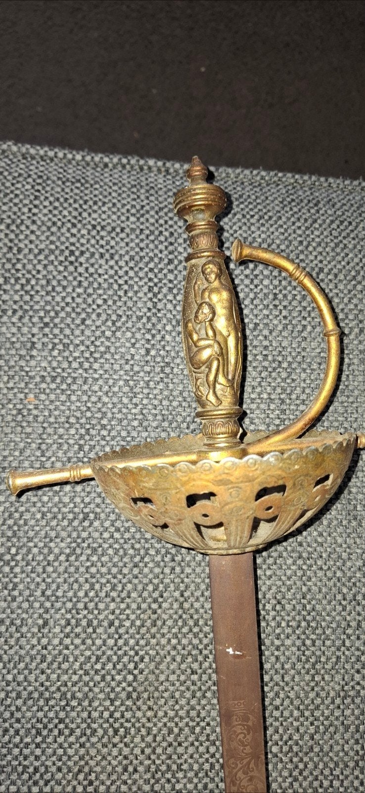 Antiek decoratief zwaard met gedetailleerd gevest, Ophalen of Verzenden