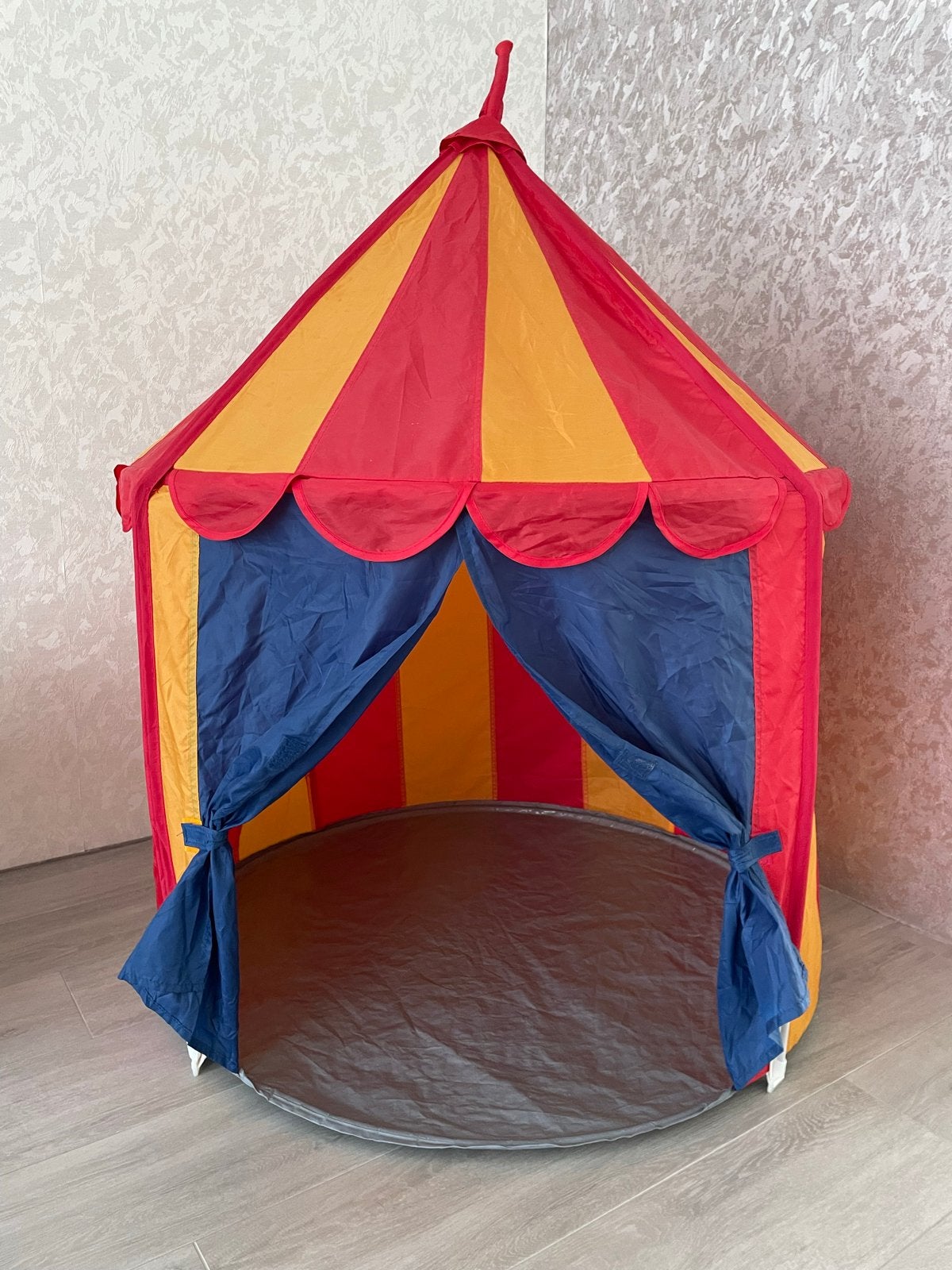 IKEA CIRCUSTALT speeltent rood-blauw-oranje 120x100cm, Kinderen en Baby's, Ophalen, Gebruikt