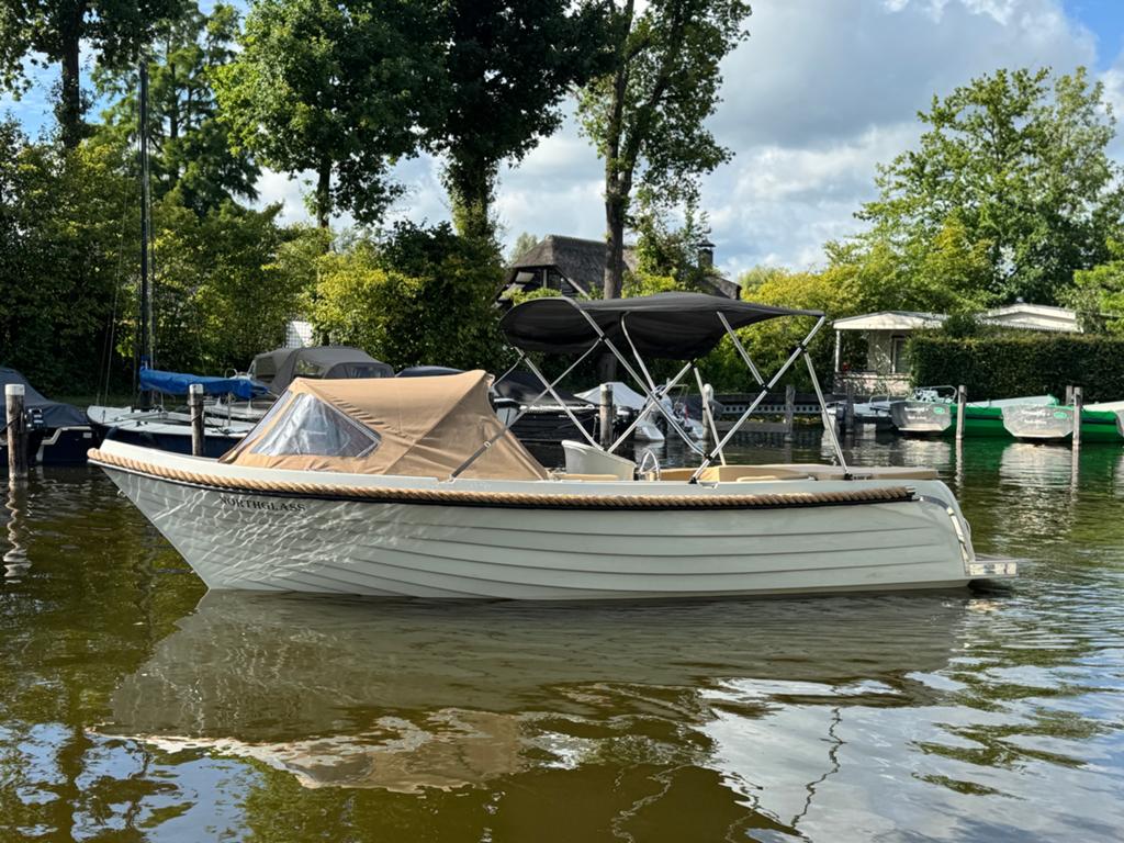 Maassloep 20 pk met Brenderup trailer - Zeer nette staat, Watersport en Boten, Sloepen, Zo goed als nieuw, Maassloep, Kussenset