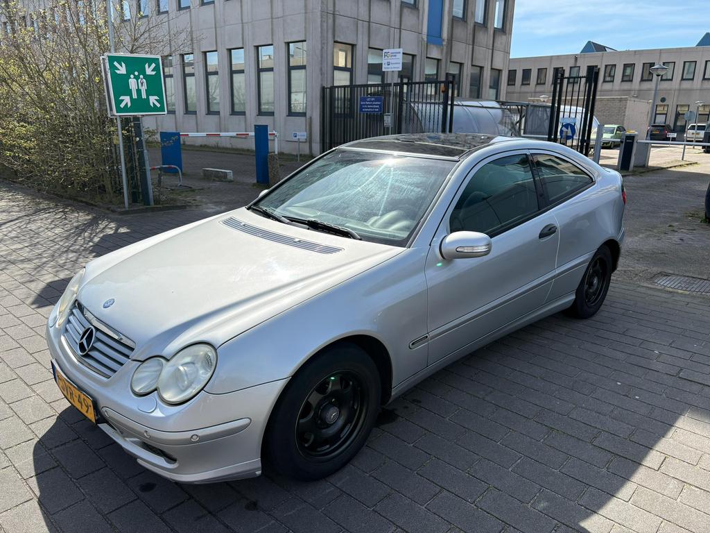 Mercedes-Benz C180 Kompr Sportcoupe AUT 2004 AIRCO APK, Automaat, Zwart, 4 stoelen, 1796 cc