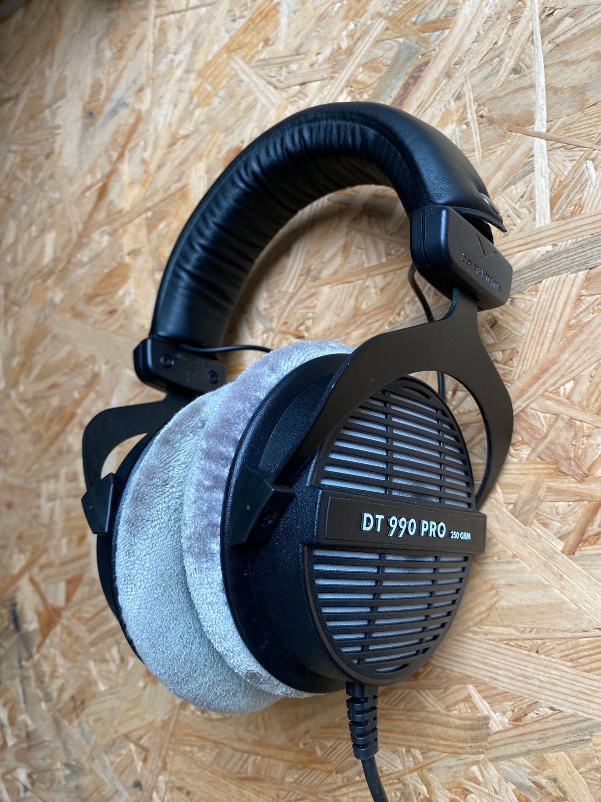 beyerdynamic DT-990 250 Ohm Headphones