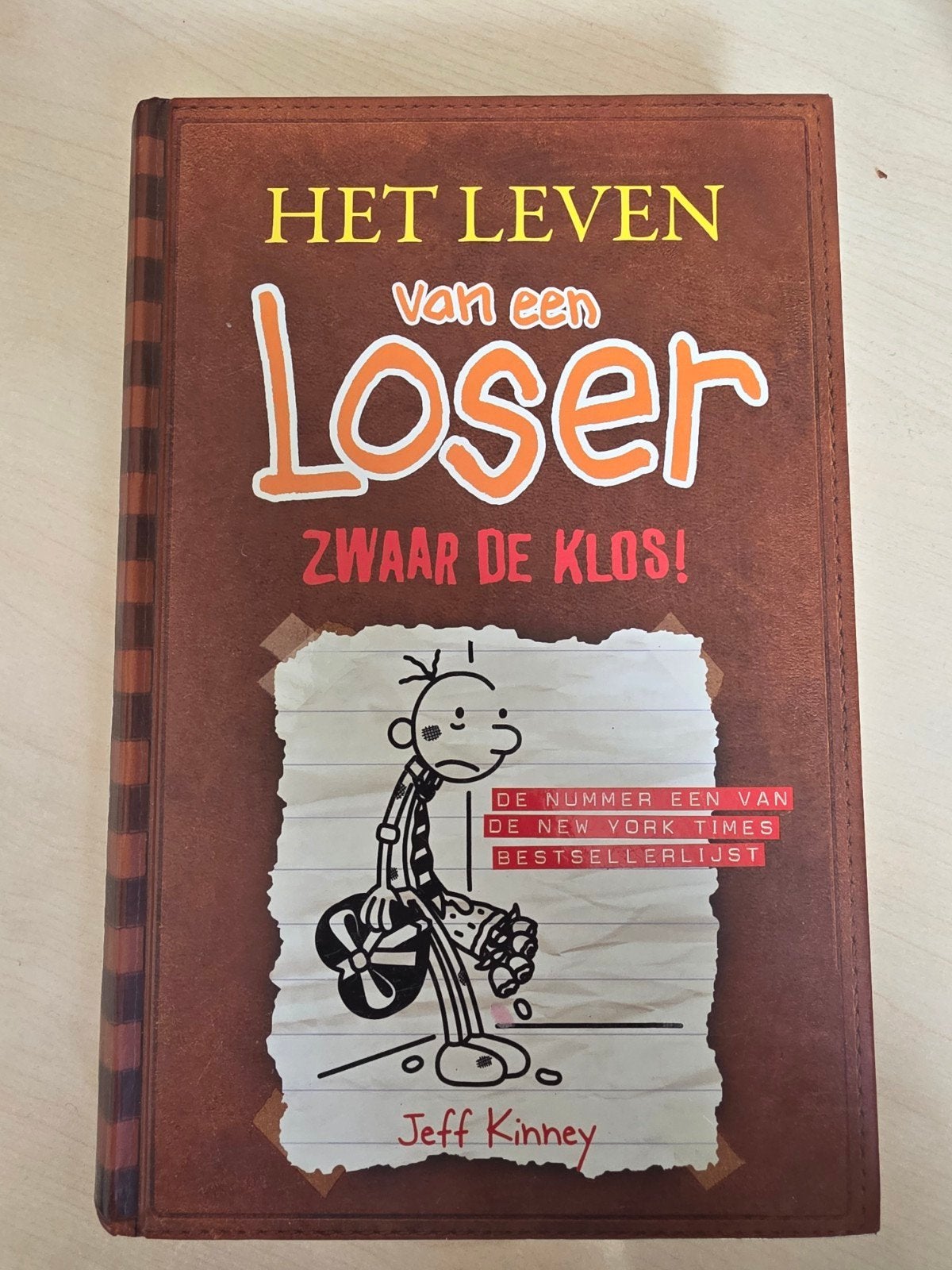 Jeff Kinney - Zwaar de klos, Ophalen of Verzenden, Zo goed als nieuw, Jeff Kinney