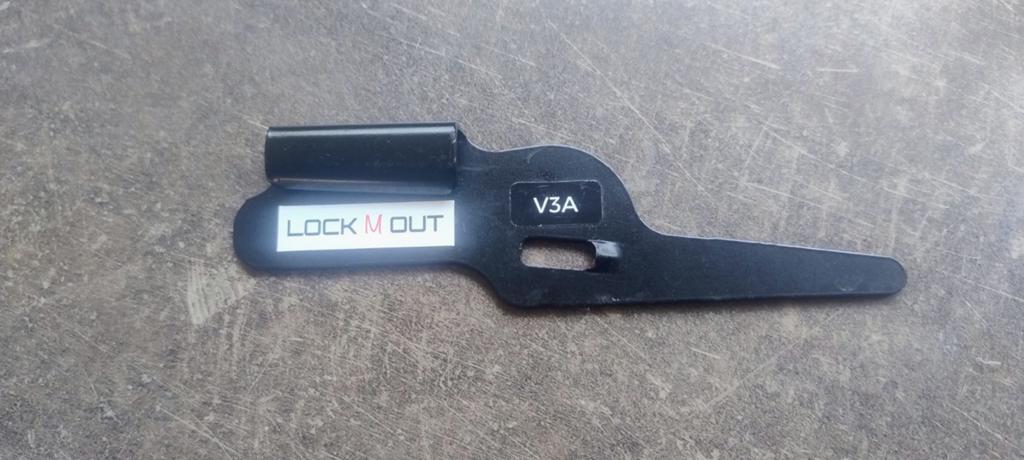 9 x Lock M Out V3A raamslot - Inbraakbeveiliging, Caravans en Kamperen, Camper-accessoires, Zo goed als nieuw, Ophalen