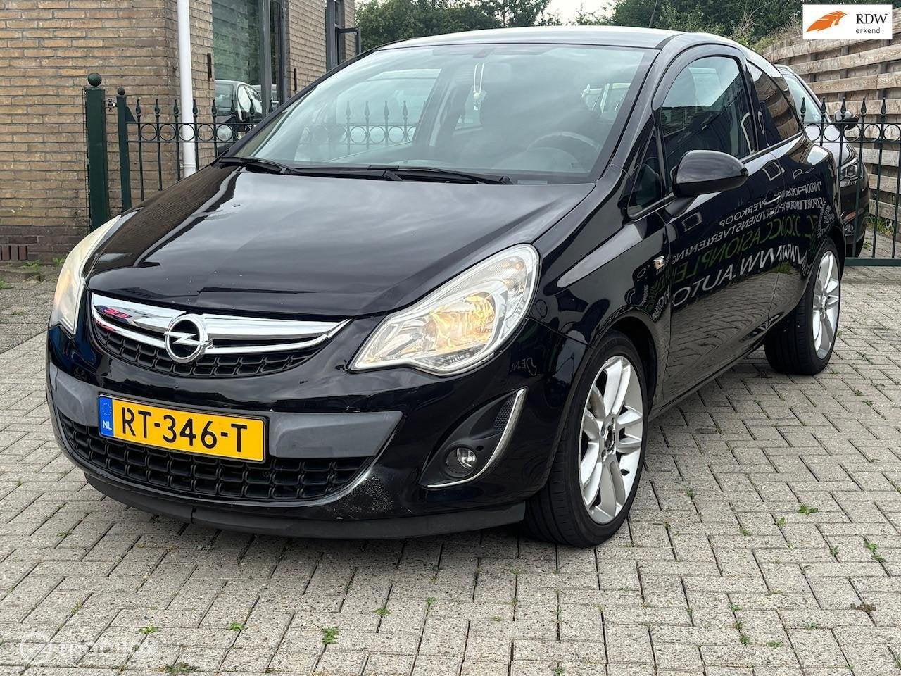 Opel Corsa 1.2-16V Selection, Voorwielaandrijving, Euro 5, 1229 cc, Zwart
