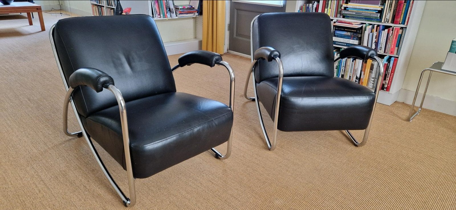 Zwarte leren buisframe fauteuil Dyker 20 (Vis-stoel), Ophalen of Verzenden, 75 tot 100 cm, Leer, 50 tot 75 cm
