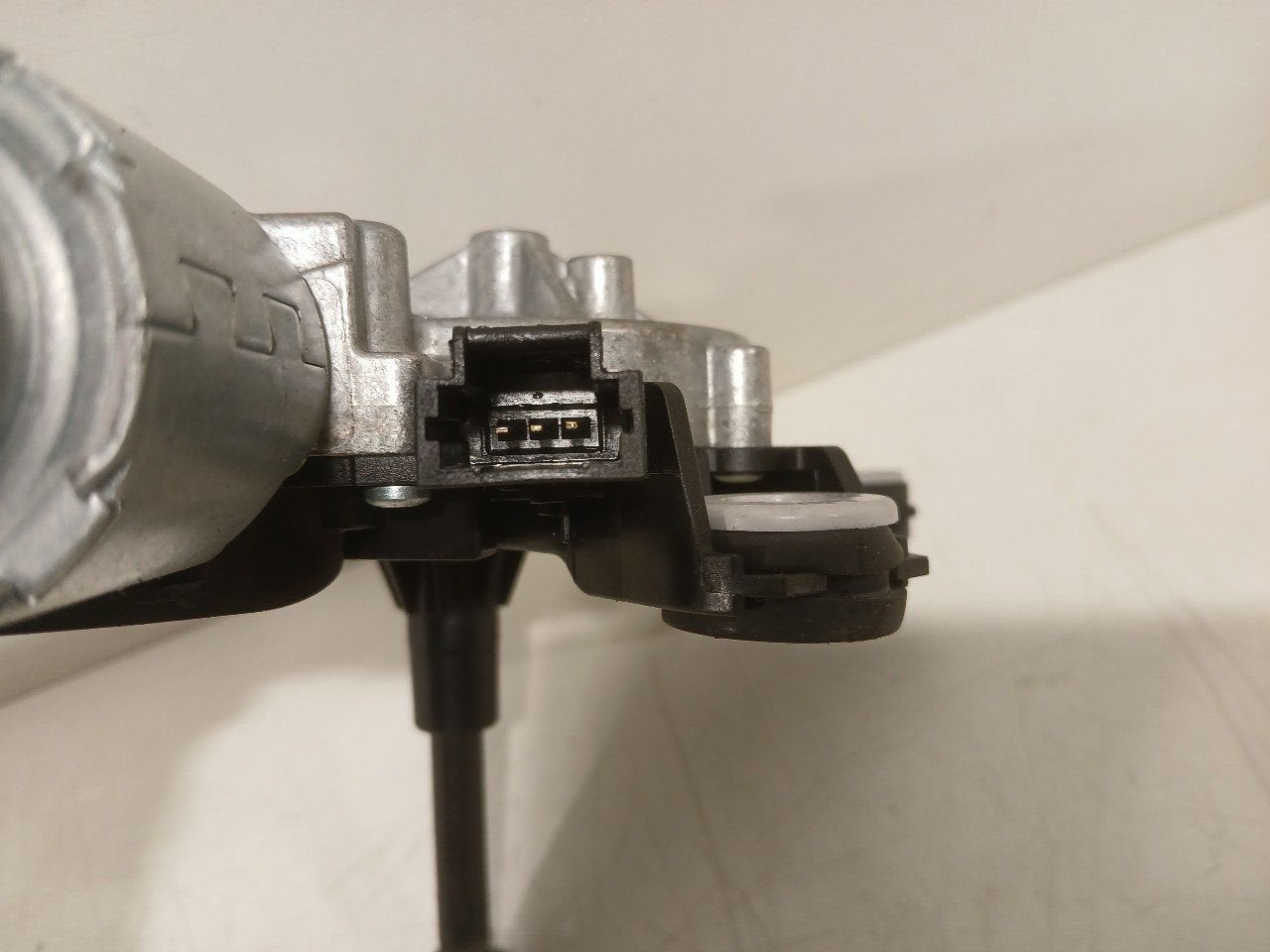 Ruitenwissermotor achter Renault Clio, Onderdelen@venauto.nl, Van der Ven Autorecycling B.V., Gebruikt, Ettenseweg 76, 4706 PB Roosendaal, The Netherlands
