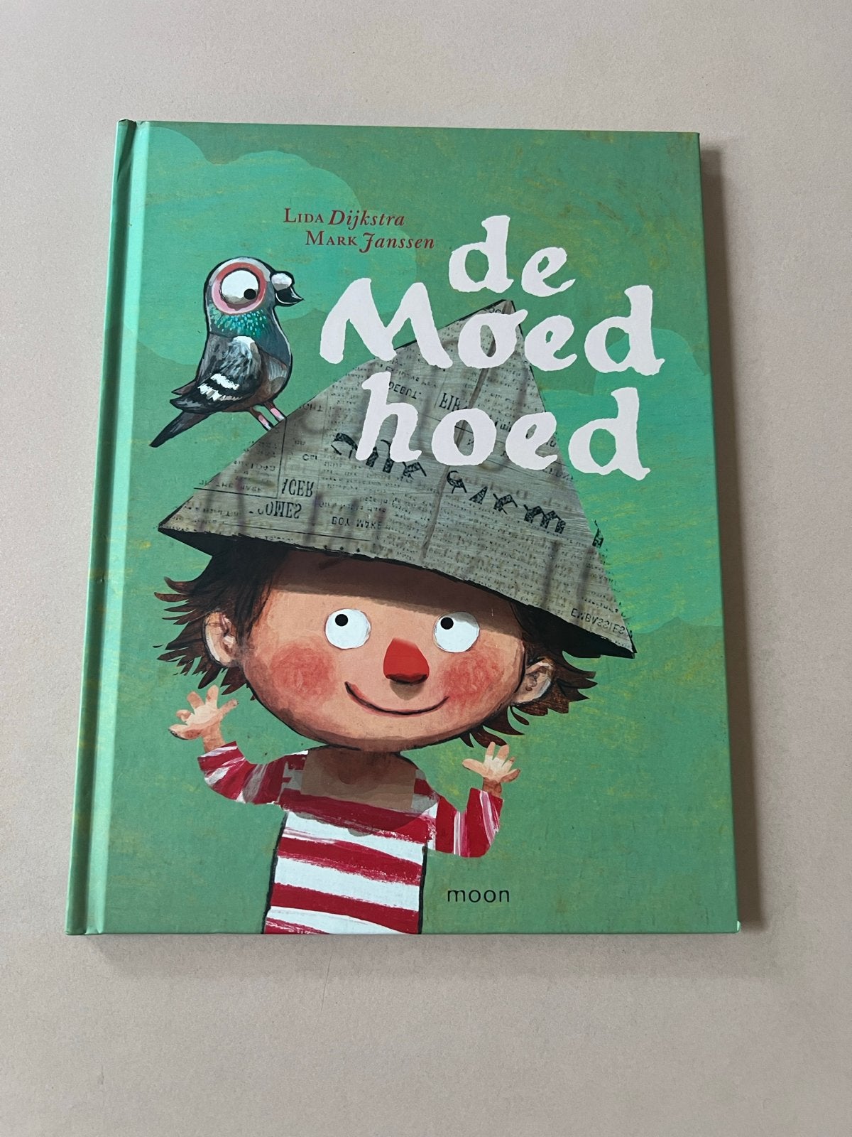 De Moedhoed - Lida Dijkstra & Mark Janssen (Kinderboek), Ophalen of Verzenden, Zo goed als nieuw, Fictie algemeen