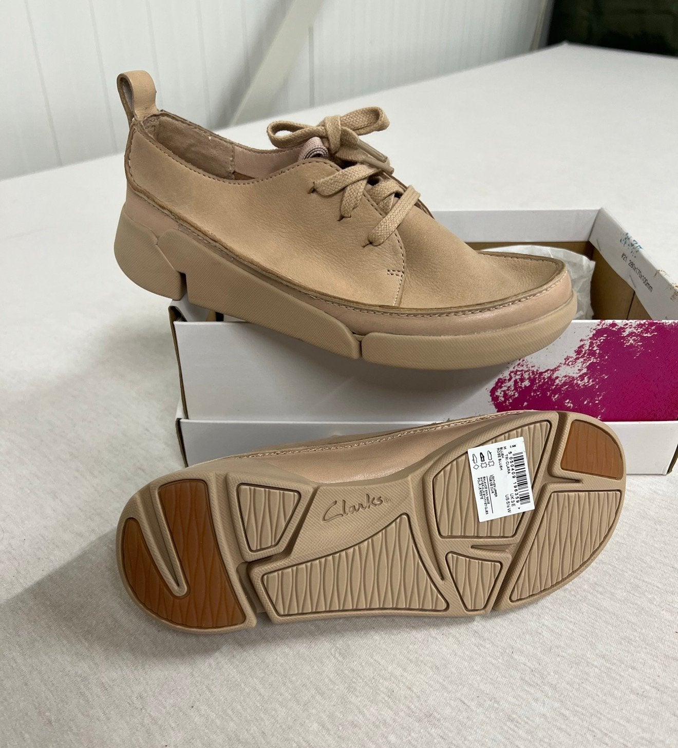 CLARKS Tri Clara 261352544 Blush beige schoenen 35.5 NIEUW, Beige, Nieuw, Ophalen of Verzenden, Sneakers of Gympen