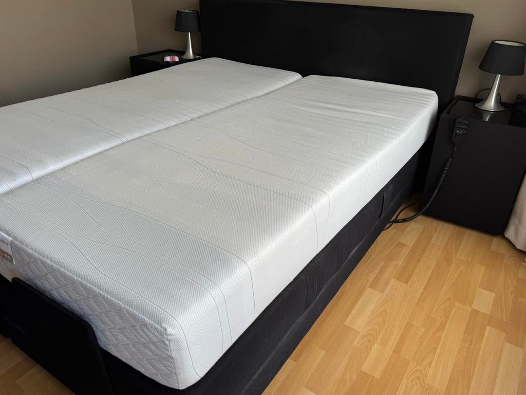 Karlsson elektrisch verstelbaar boxspring met M-Line matrass, Ophalen, Gebruikt, Zwart, Tweepersoons