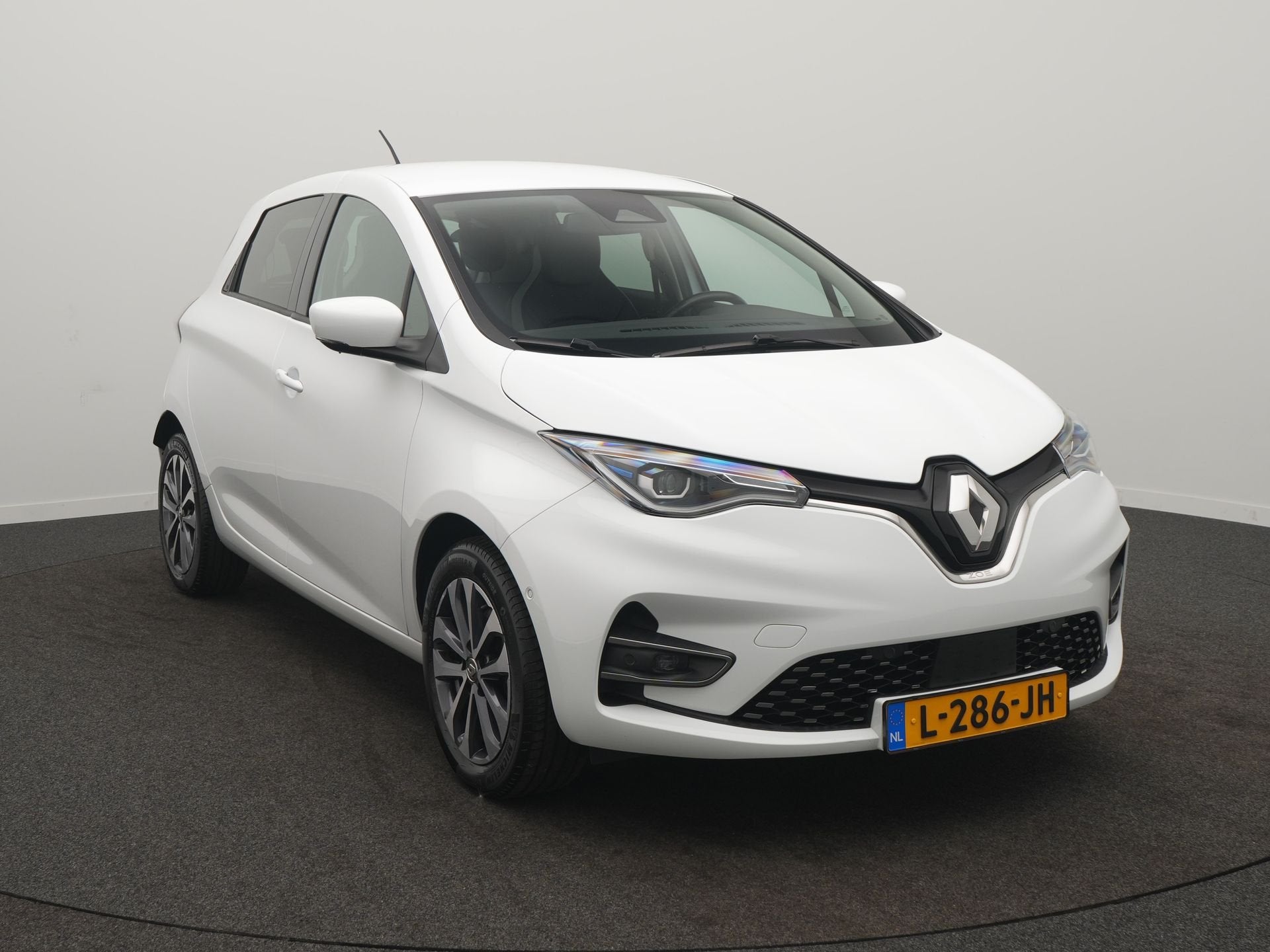 Renault ZOE R135 Intens 52 kWh - RIJKLAARPRIJS - Achteruitri, Auto's, Renault, 12 maanden, 136 pk, Gebruikt, Zwart