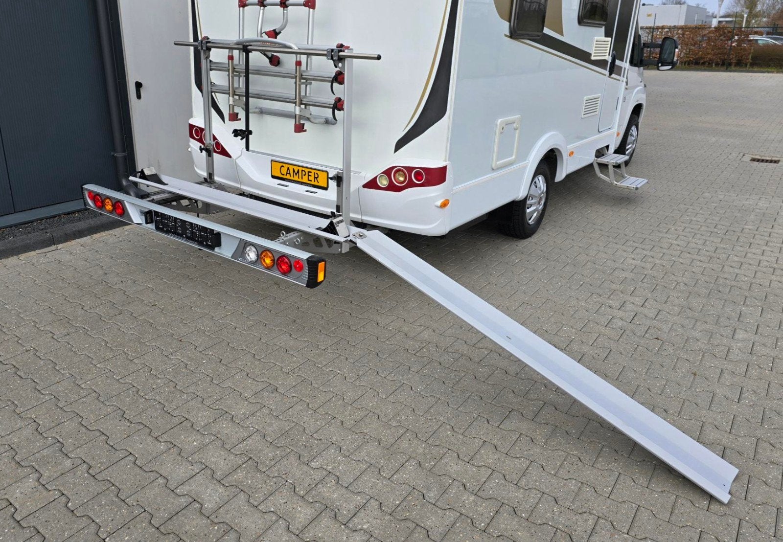 sawiko busbiker camper fietsdrager of motor/scooter op chass, Caravans en Kamperen, Ophalen, Zo goed als nieuw