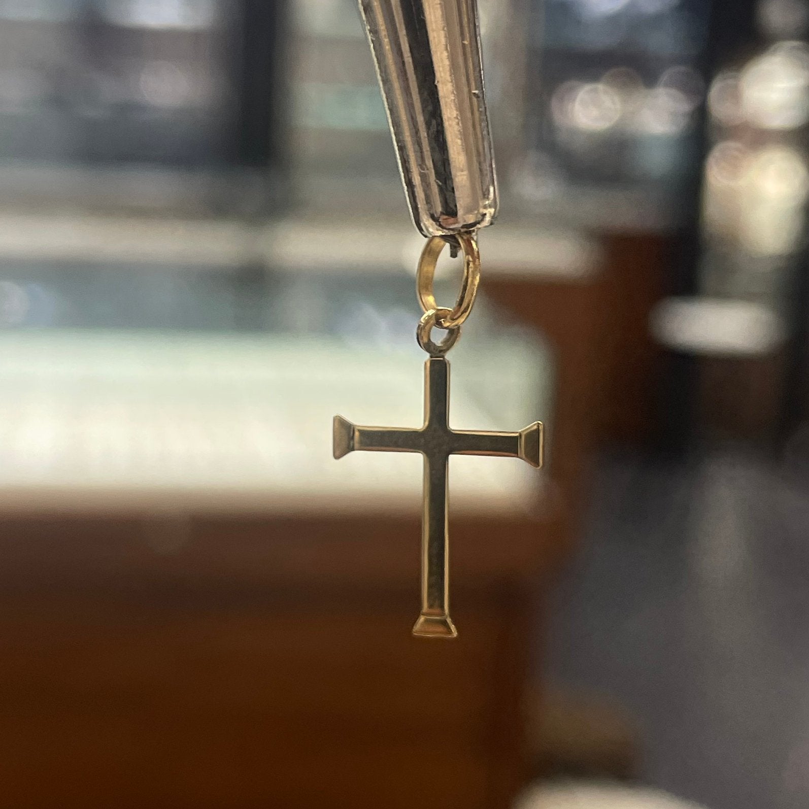 14k gouden kruis hanger, Ophalen of Verzenden, Zo goed als nieuw, Kruis of Symbool, Goud
