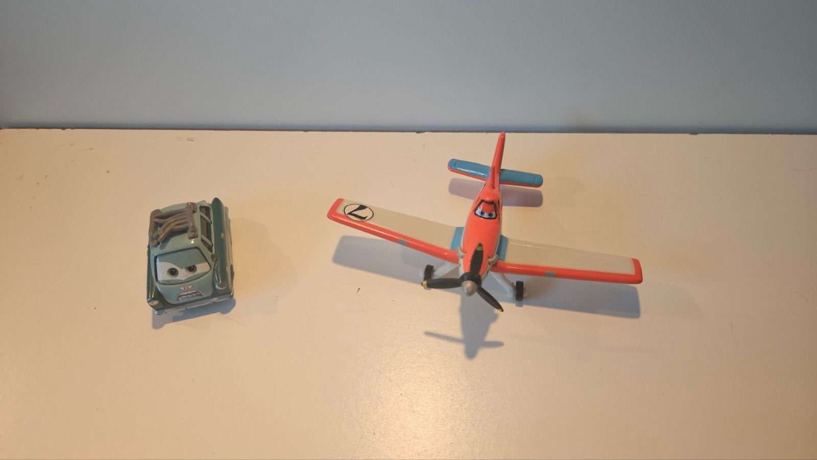 Disney Pixar  Cars 2 mini ...en Planes Racing Dusty, Ophalen of Verzenden, Zo goed als nieuw, Overige typen