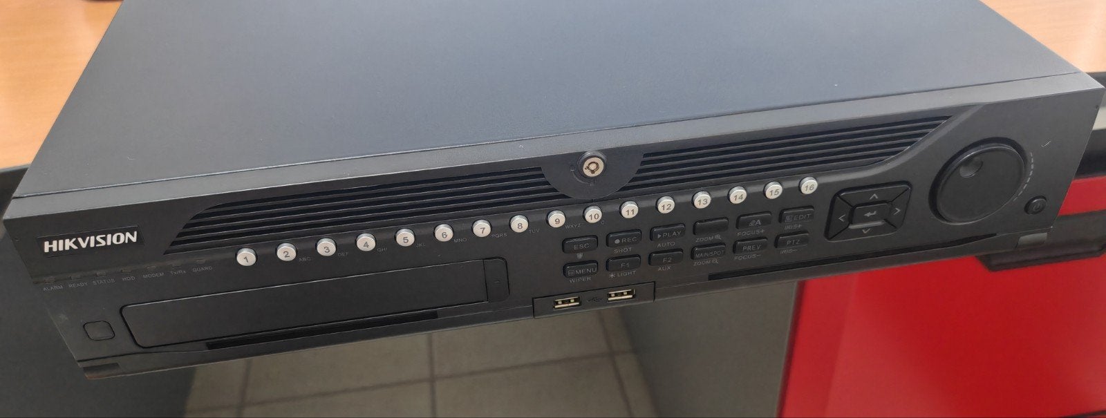 Hikvision DS-9632NI-I8 NVR (32 camera's) 8x SATA, 2x LAN, Ophalen of Verzenden, Zo goed als nieuw