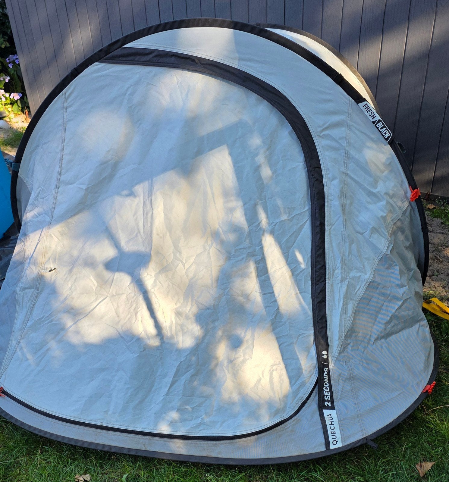 Quechua 2 Seconds 2 persoons Fresh & Black tent, Ophalen of Verzenden, Zo goed als nieuw, Tot en met 2