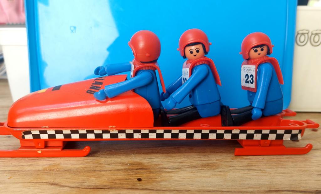 Vintage Playmobil Bobslee uit de jaren '70 met 3 poppetjes, Ophalen of Verzenden, Gebruikt, Los playmobil