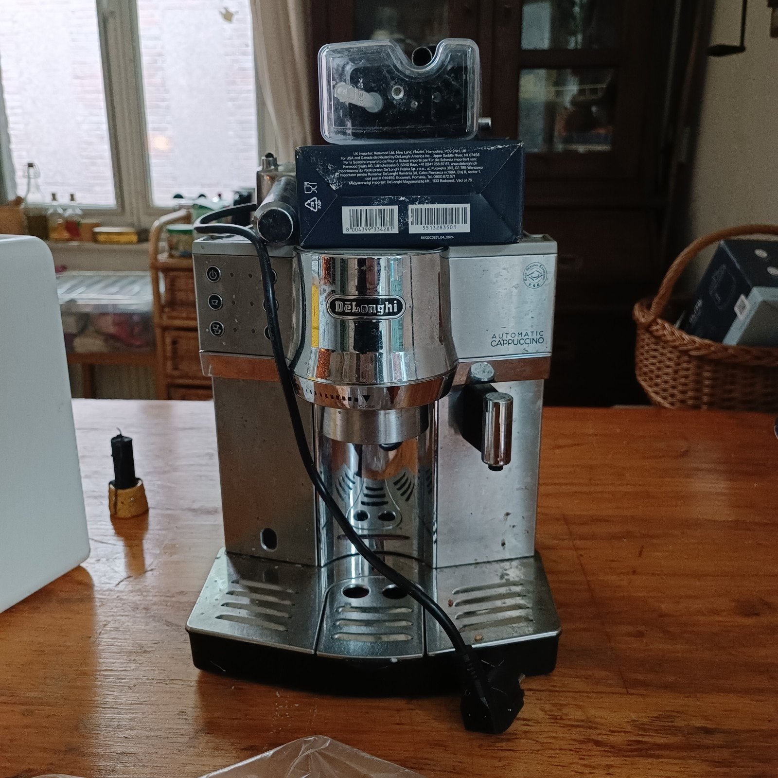 DeLonghi Koffiemachine met onderhoudskit OPKNAPPERTJE, Ophalen, Koffiemachine
