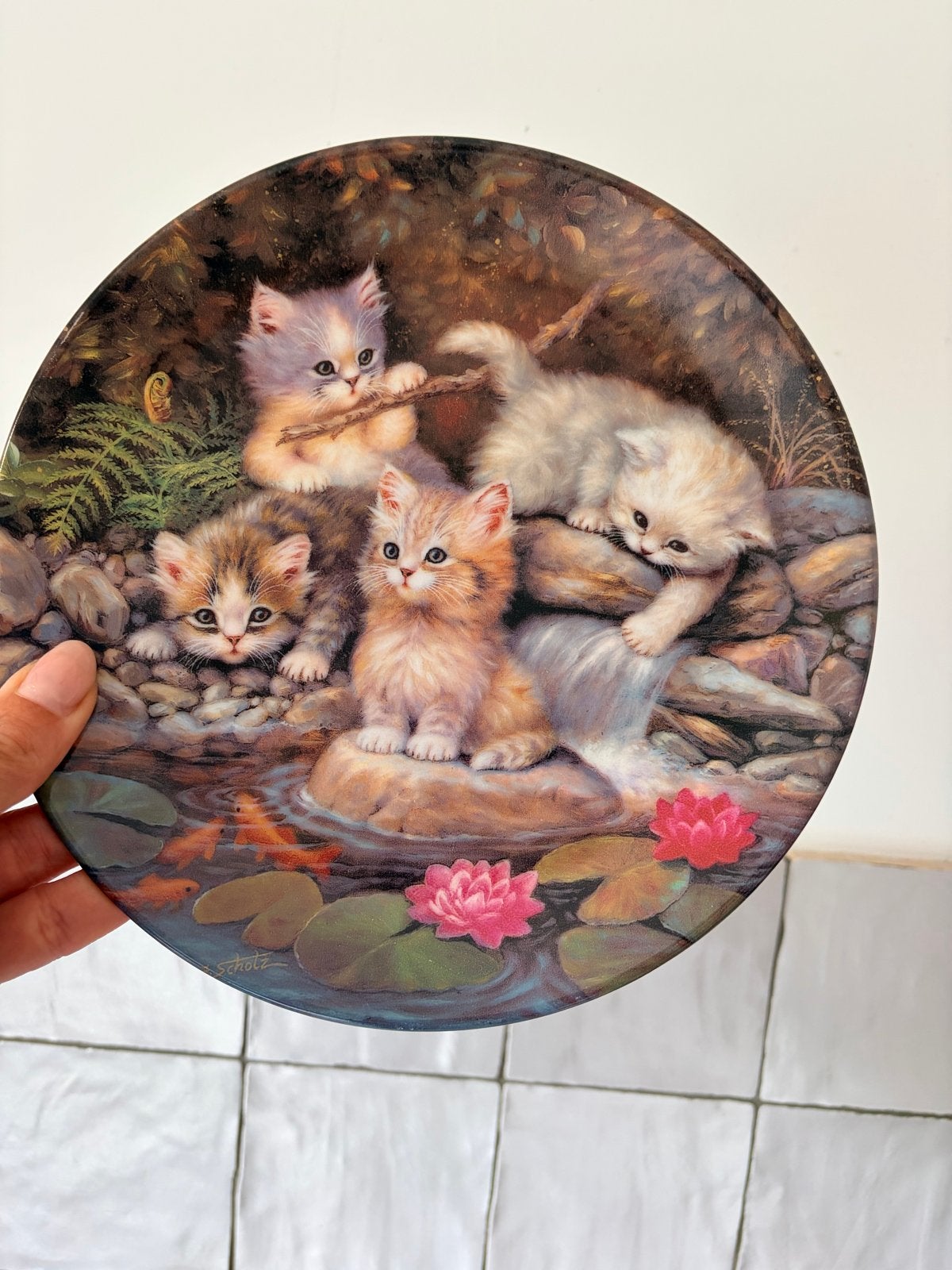 Bradex Kahla Sierbord "Am Seerosenteich" Kattenkinderen, Ophalen of Verzenden