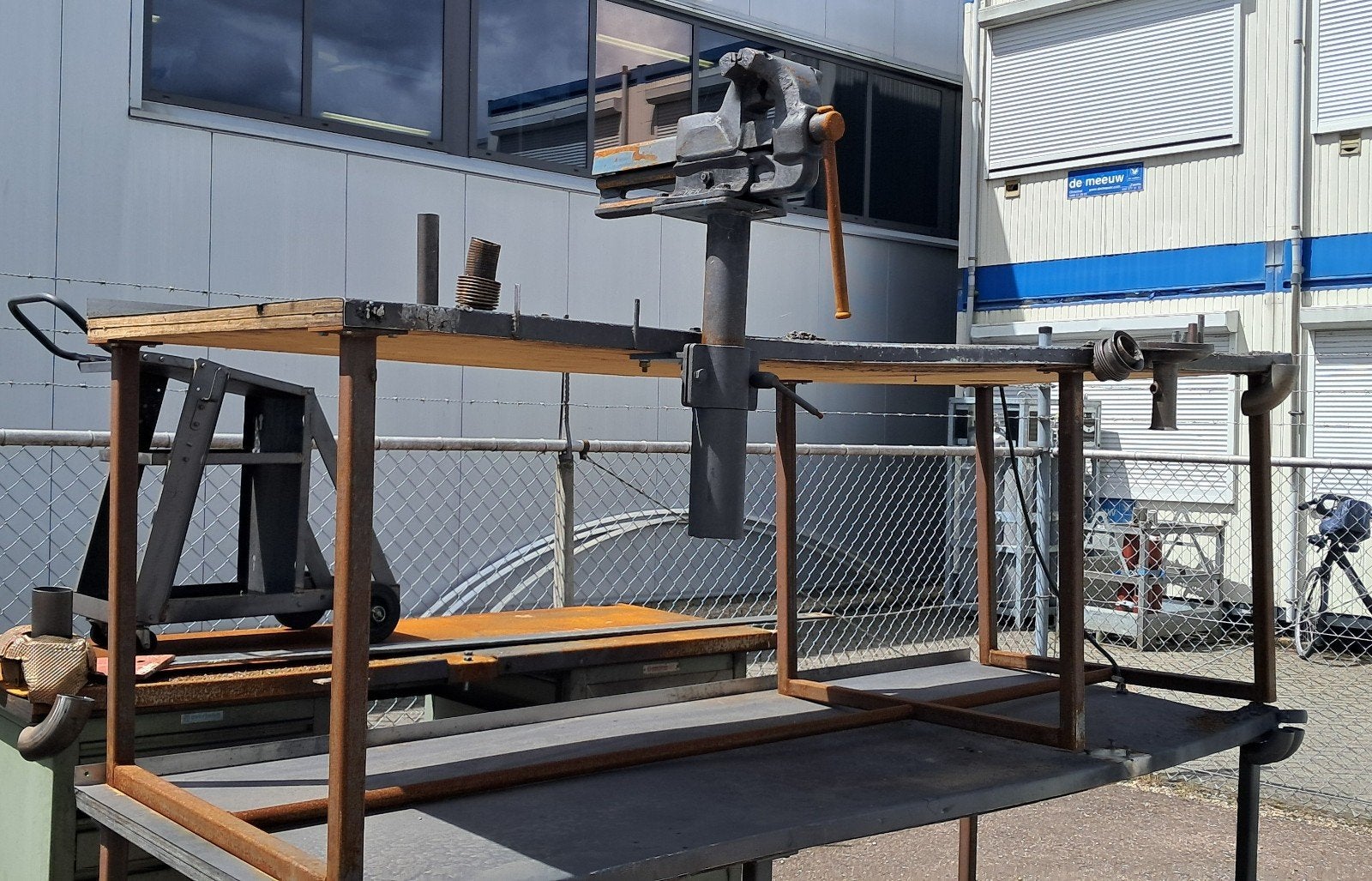 Werkbank (zonder bankschroef), Ophalen, Gebruikt, 170 cm of meer, Bankschroef