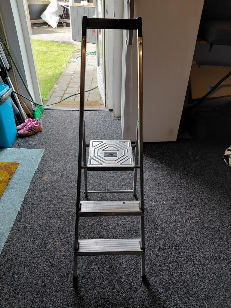 Tomado Trapje - 3 treden met platform - Max 150 kg, Ophalen, Gebruikt, Trap, Opvouwbaar of Inschuifbaar