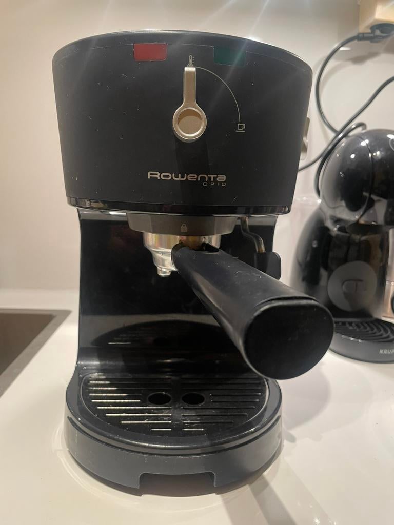 Rowenta Opio espresso machine ES320010 - werkt goed, Witgoed en Apparatuur, Koffiezetapparaten, Ophalen, Gebruikt, Espresso apparaat