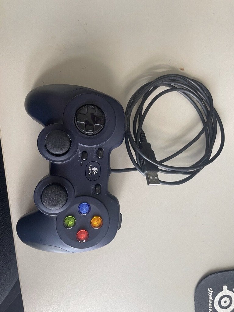 Logitech Gamepad F310 USB controller voor PC, Ophalen of Verzenden, Gebruikt, Logitech