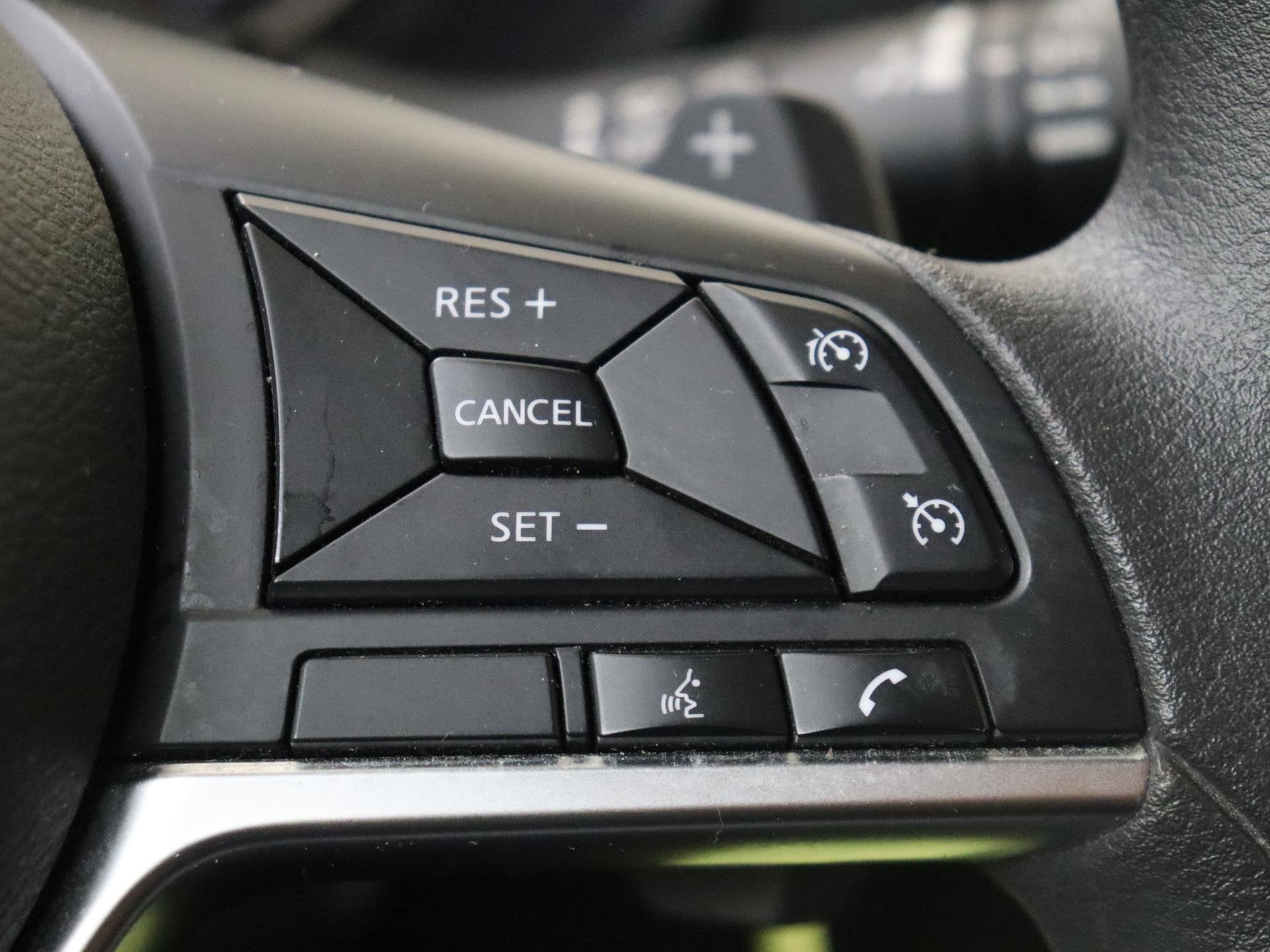 Foto 18 van Nissan Juke 1.0 DIG-T Acenta | Achteruitrijcamera | Wieldopp