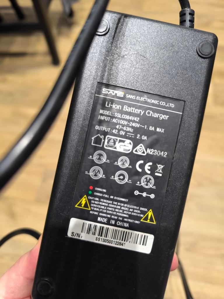 42V 2A E-bike Oplader met 4-pins Aansluiting, Ophalen of Verzenden