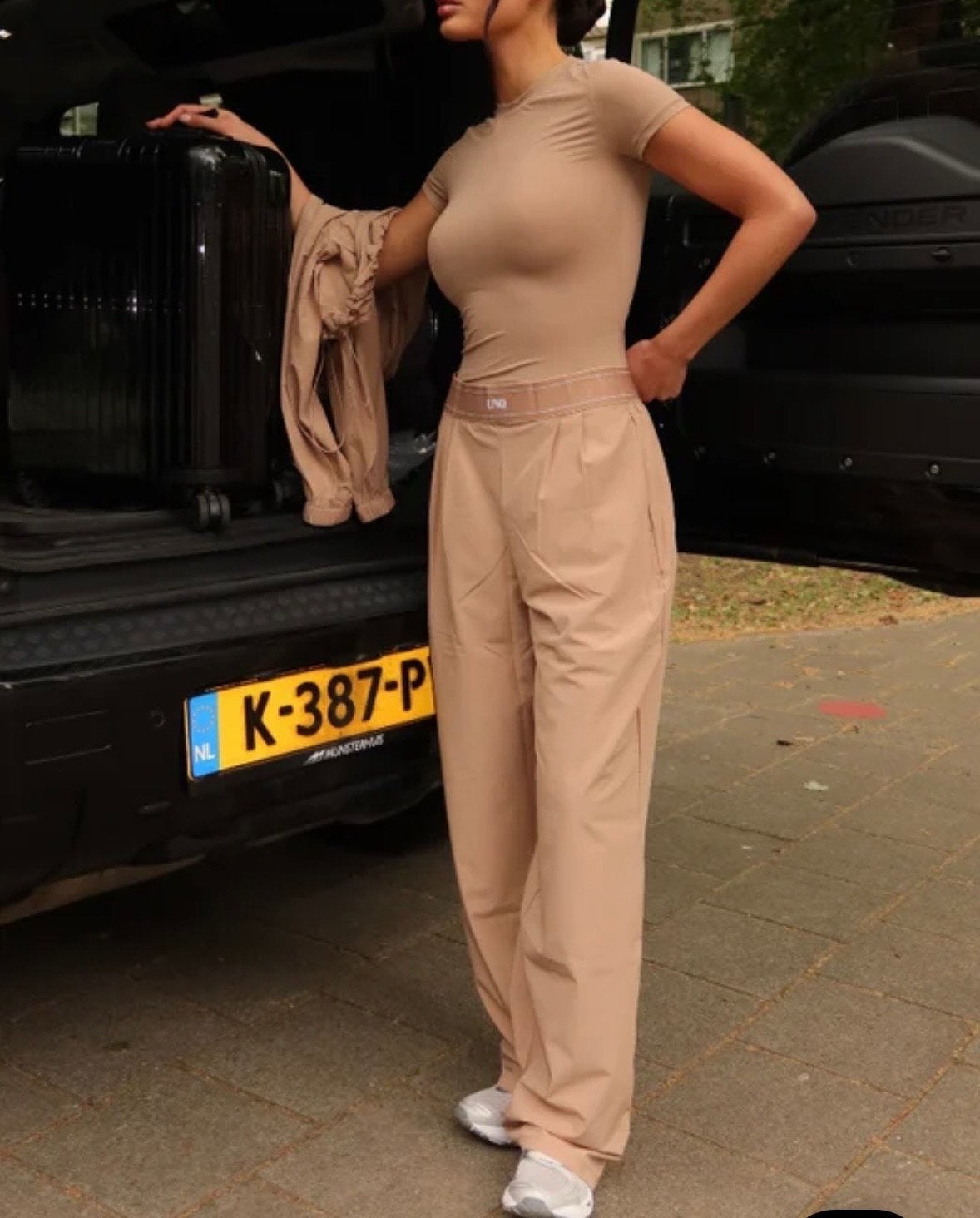 Unique the label Beige Wide Leg Broek Maat M, Maat 38/40 (M), Beige, Ophalen of Verzenden, Zo goed als nieuw