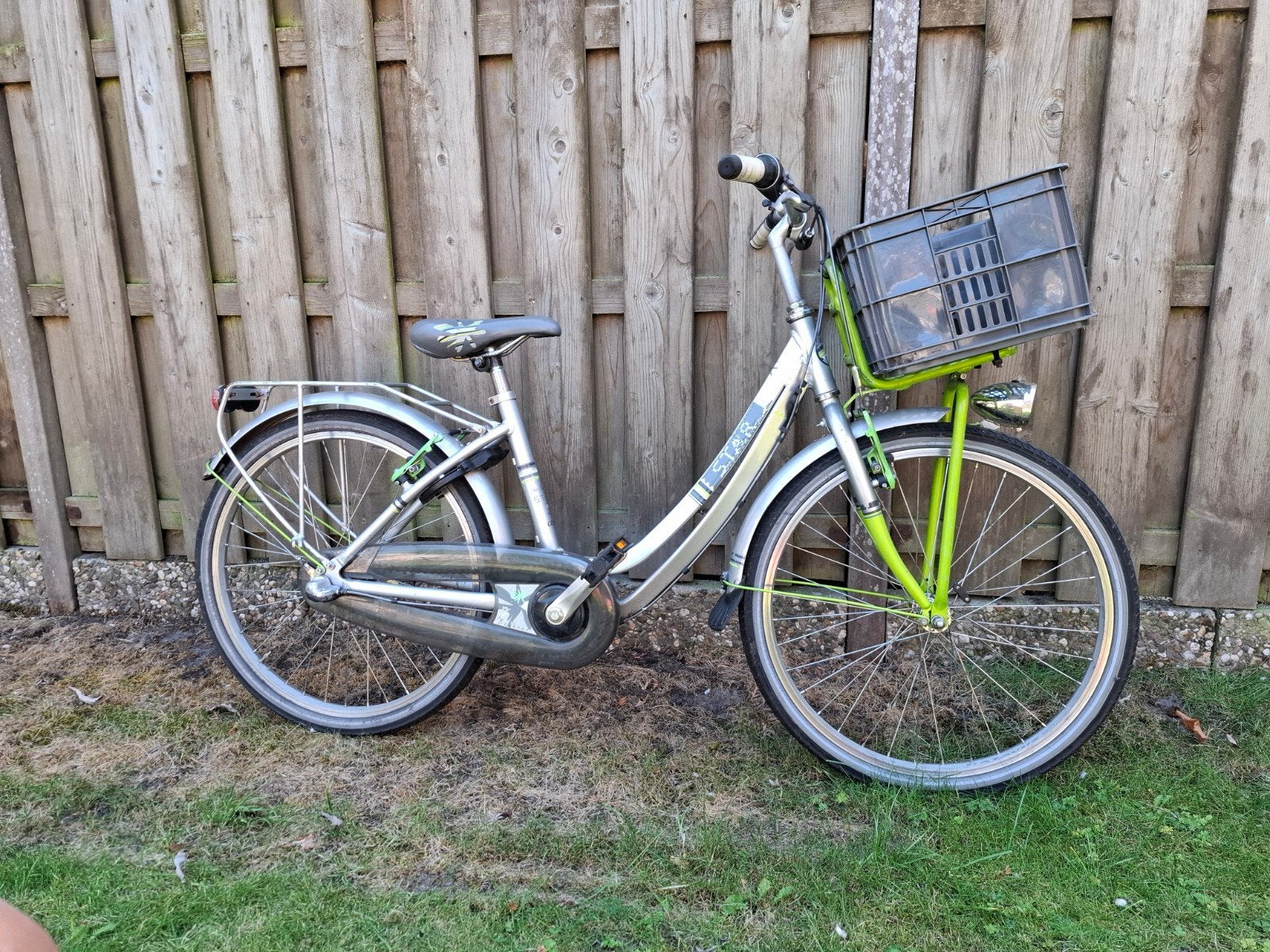Batavus fiets met mand - Zo goed als nieuw 24 inch, Velgrem, Versnellingen, Batavus, Ophalen of Verzenden