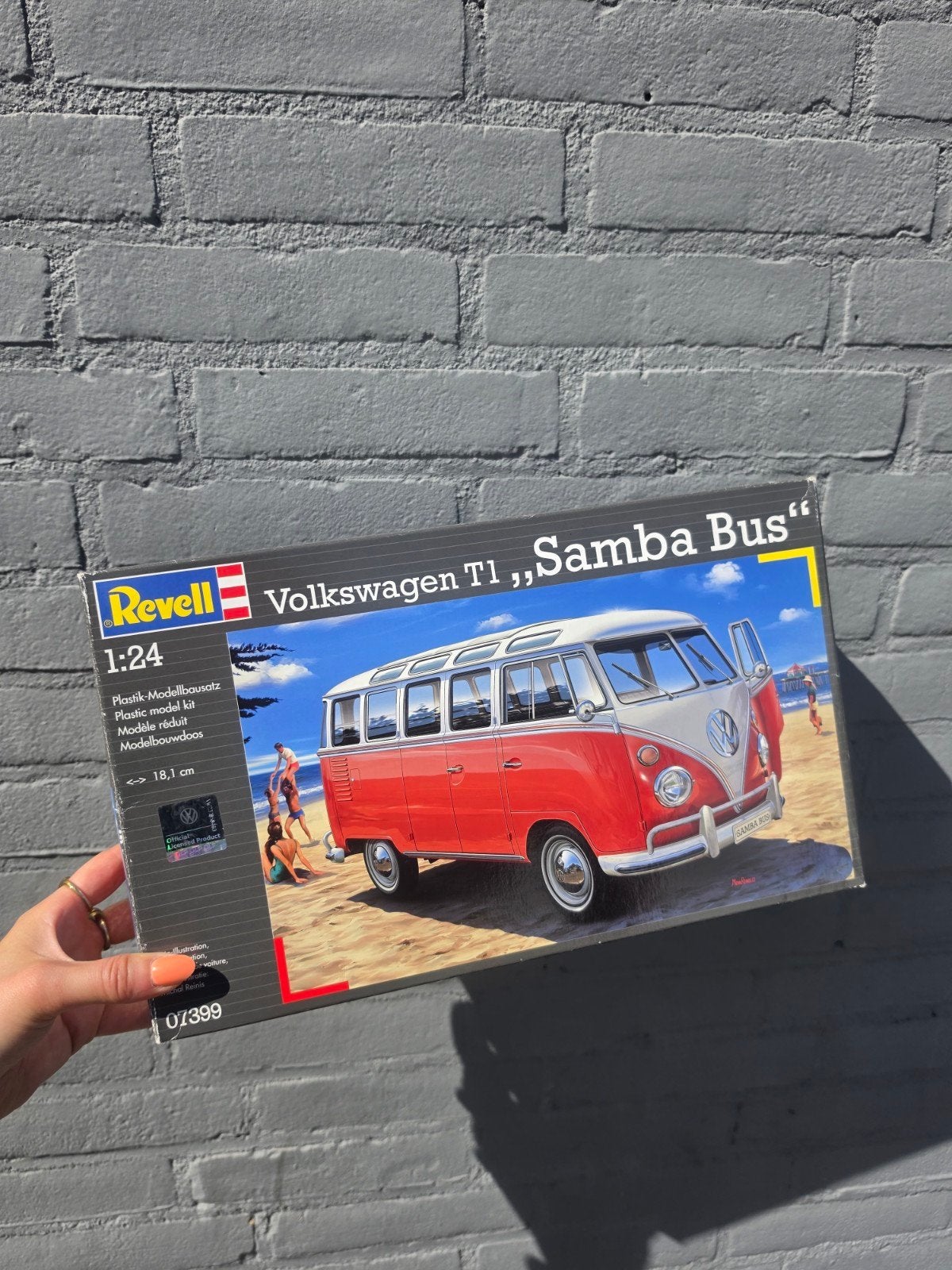 Revell Volkswagen T1 "Samba Bus" modelbouwkit op schaal 1:24, Ophalen of Verzenden, Nieuw