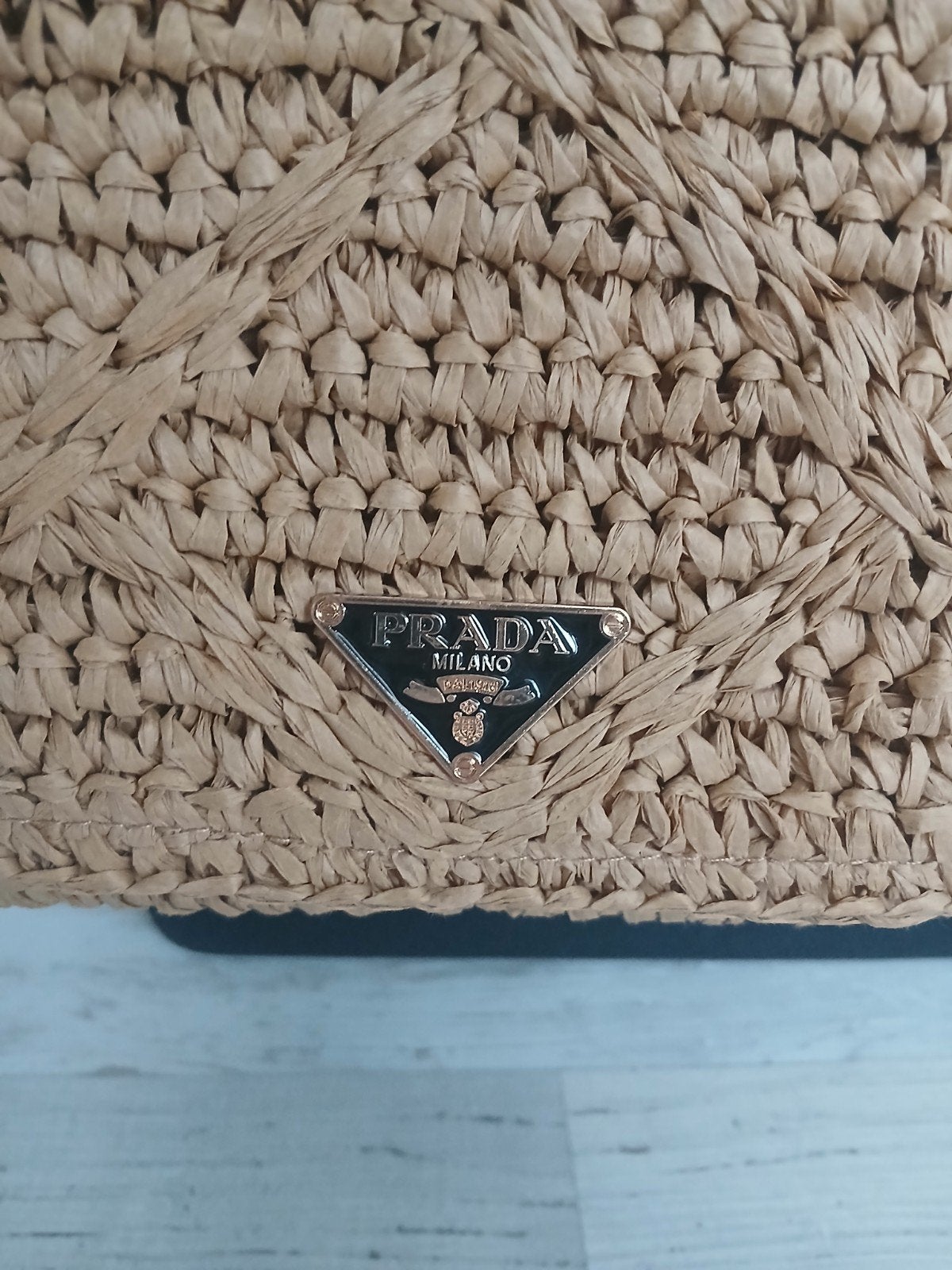 Prada rieten tas - Zo goed als nieuw, Ophalen of Verzenden, Zo goed als nieuw, Beige, Schoudertasje